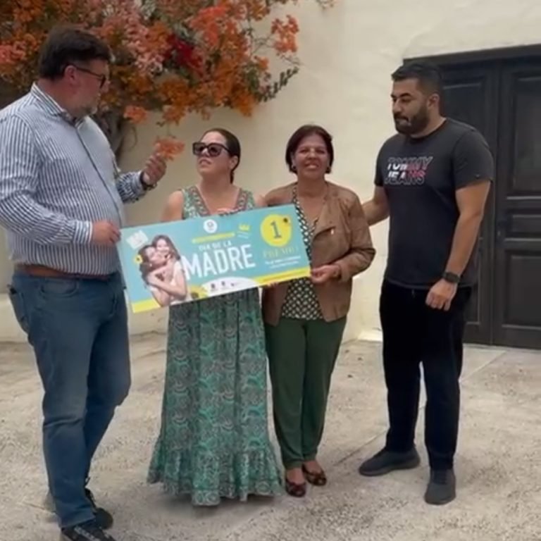 Entrega del Premio Campaña por el día de la madre 2025 en San Bartolome Comercio